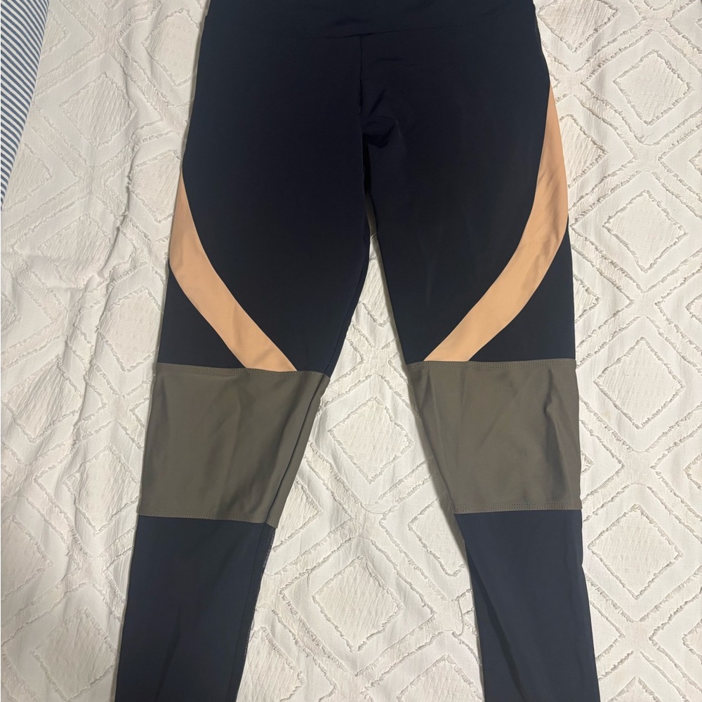Onzie Black, green and beige Yoga Leggings